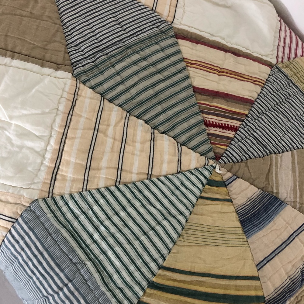 Garnet hill queen size quilt